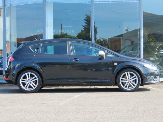 Seat Leon 2011 2.0 Tdi Cr Fr Hatchback Eur YD11VUR Black #2