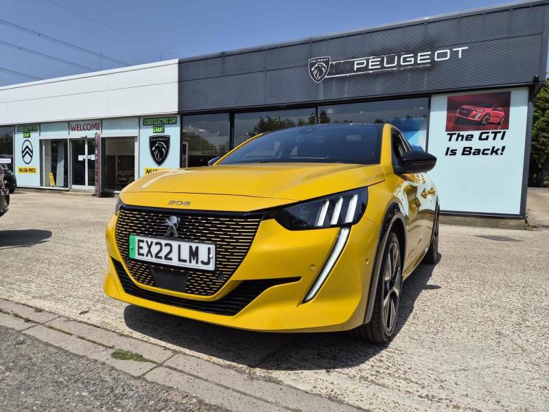 Peugeot e-208 50Kwh Gt Premium - 2022 22 Yellow #2