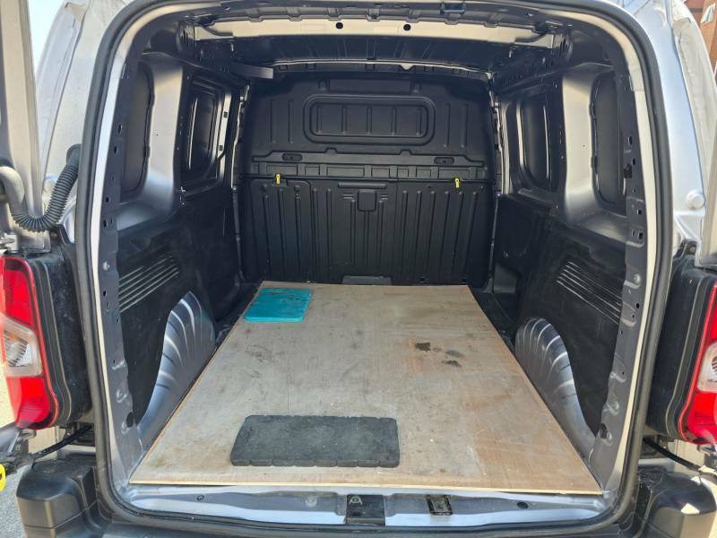 Citroen Berlingo  White #29