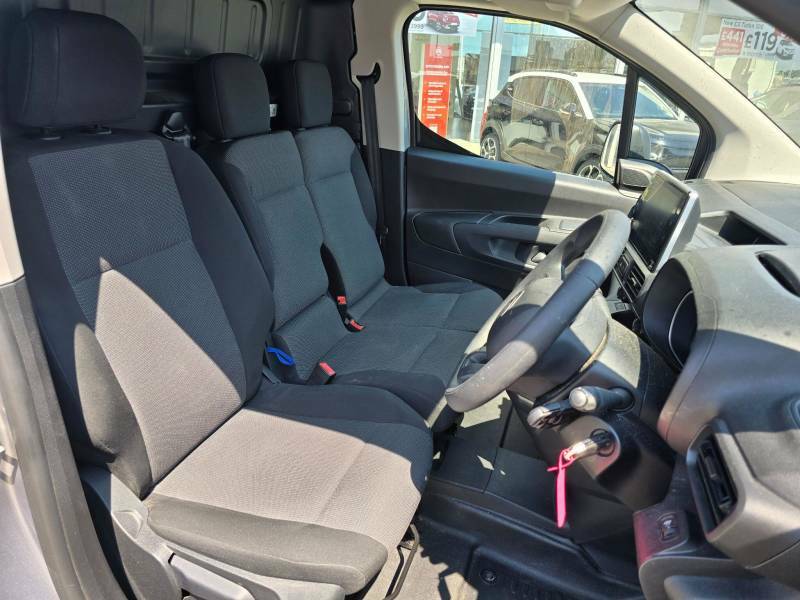Citroen Berlingo  White #10