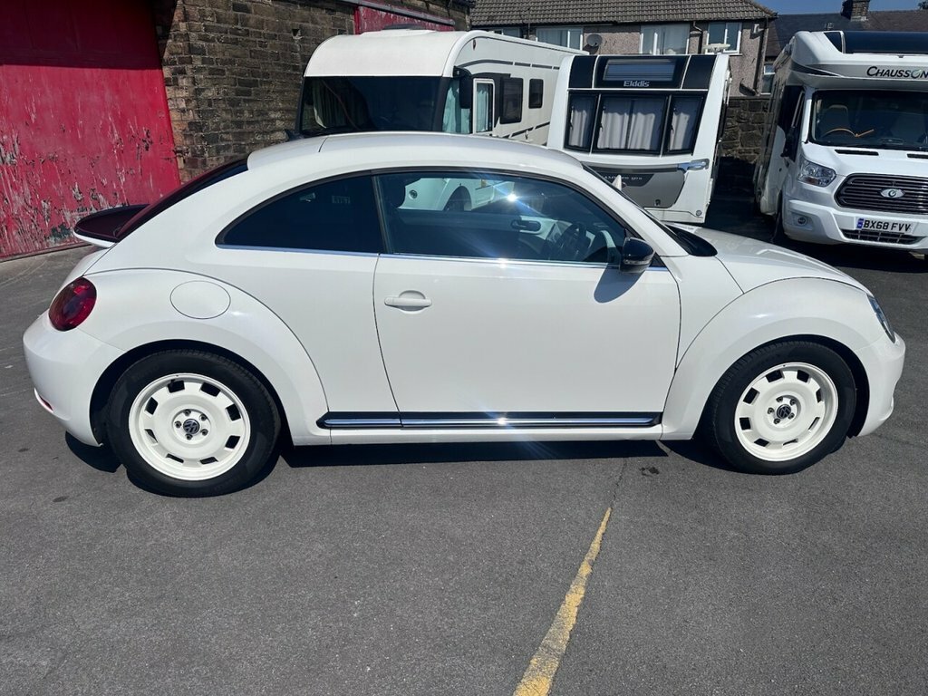 Volkswagen Beetle 2L Sport White #6