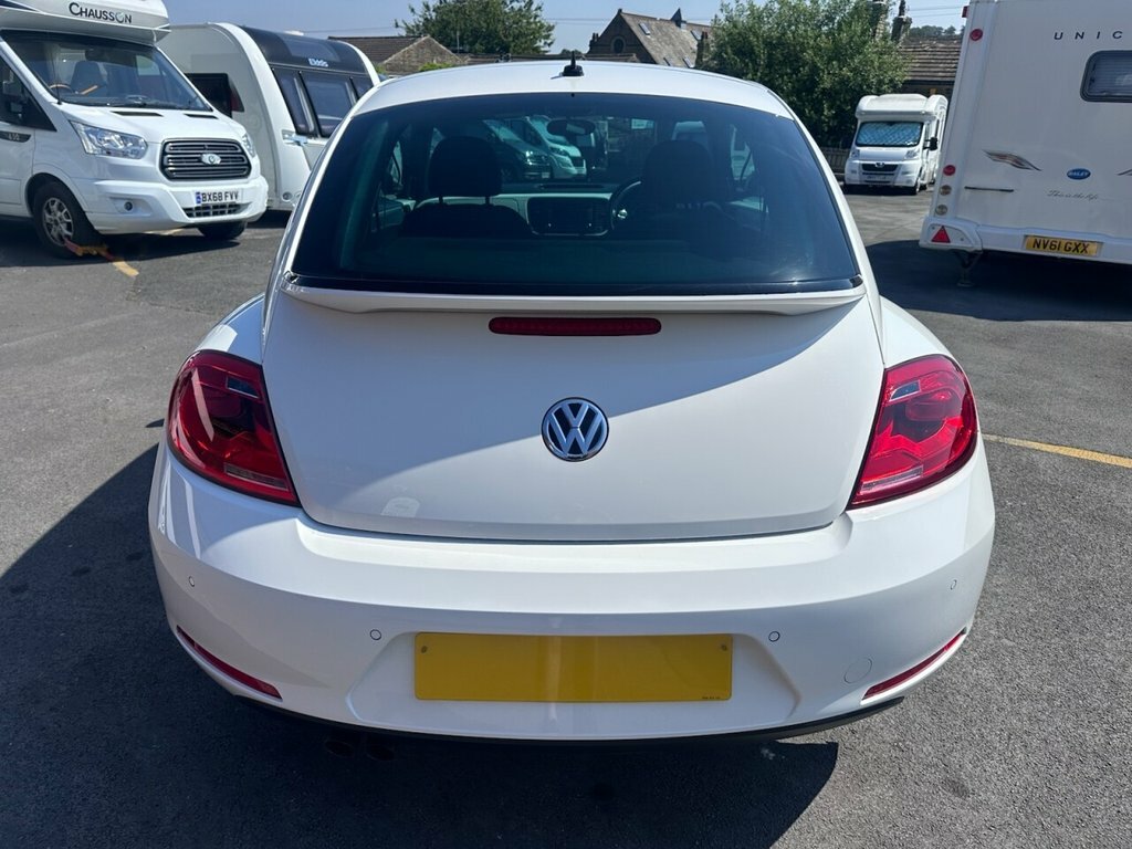Volkswagen Beetle 2L Sport White #4