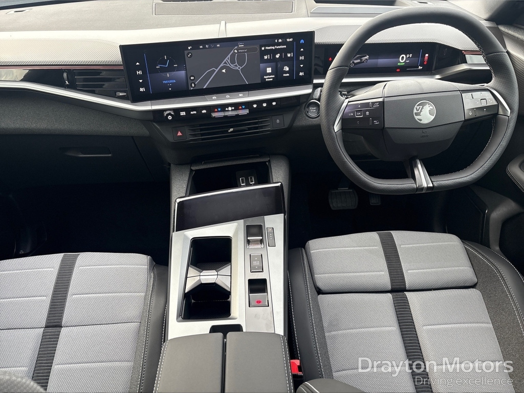 Vauxhall Grandland 73Kwh Ultimate Suv 213 Ps FV75LXA White #2