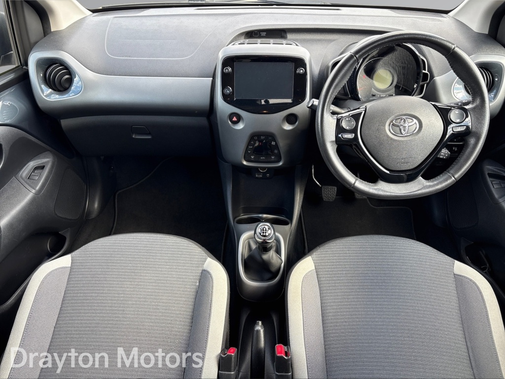 Toyota Aygo 1.0 Vvt-i X-trend Hatchback Euro FV70KHF Grey #2