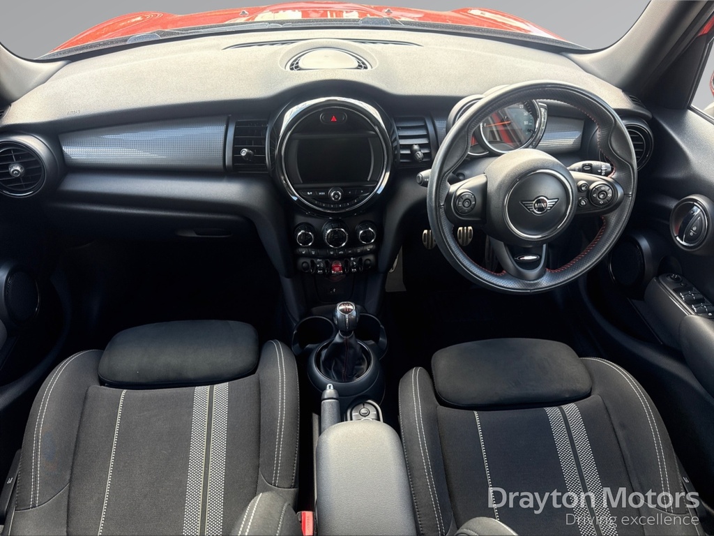 Mini Hatch 1.5 Cooper Sport Hatchback Euro FE69RWX Orange #2