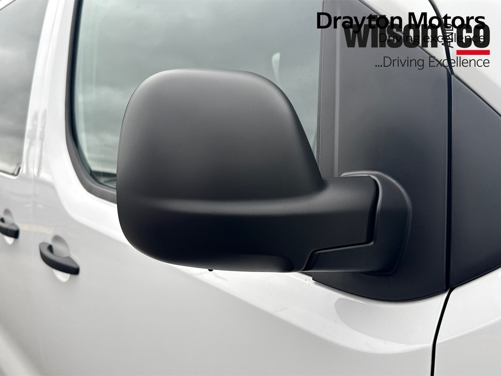 Vauxhall Vivaro XL Vivaro 2.2 Turbo D 150 Pro H1 Van White #40