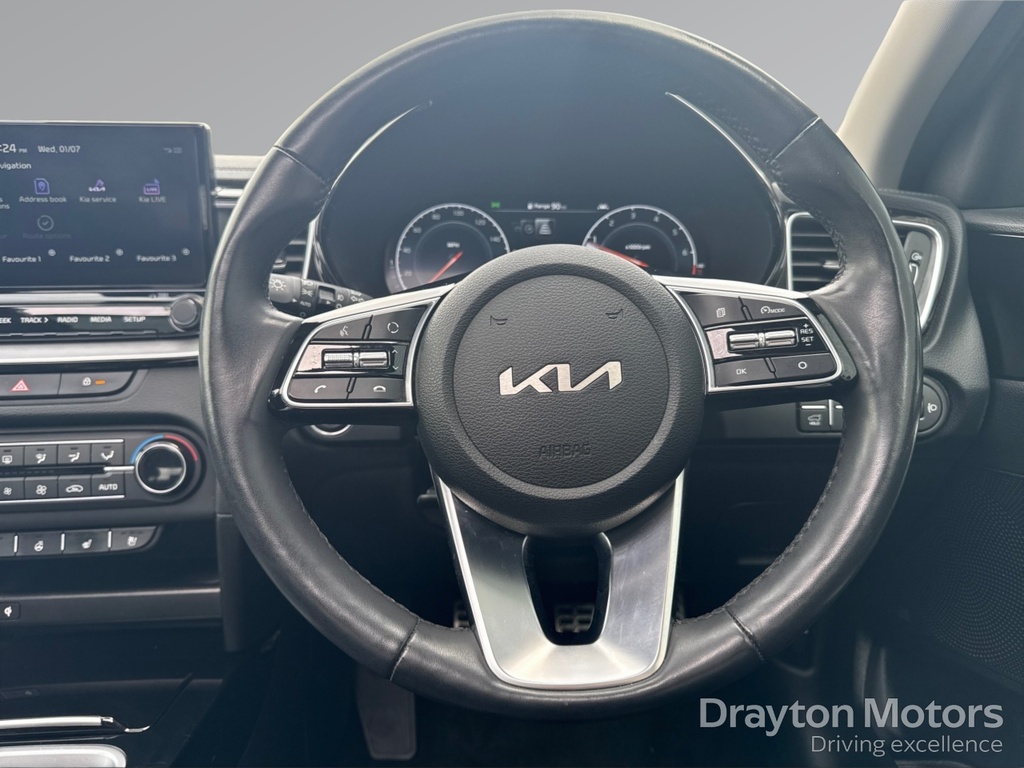 Kia Xceed 1.6 Gdi 8.9Kwh 3 Suv Plug-in Hybrid Dct Black #13