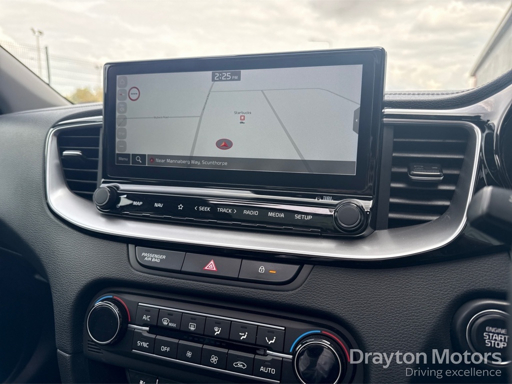 Kia Xceed 1.6 Gdi 8.9Kwh 3 Suv Plug-in Hybrid Dct Black #19