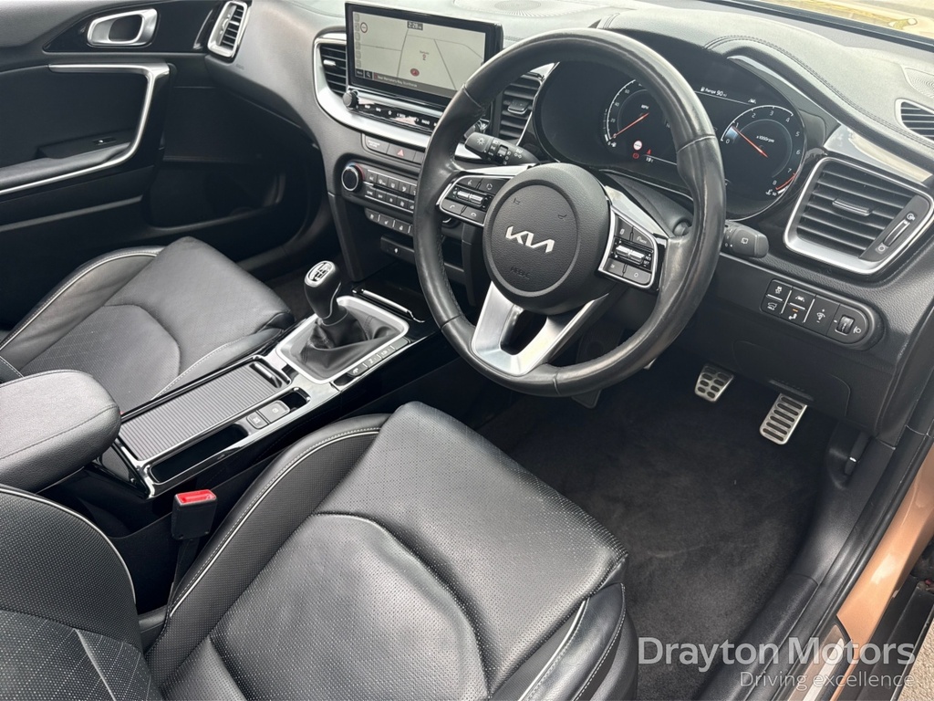 Kia Xceed 1.6 Gdi 8.9Kwh 3 Suv Plug-in Hybrid Dct Black #10