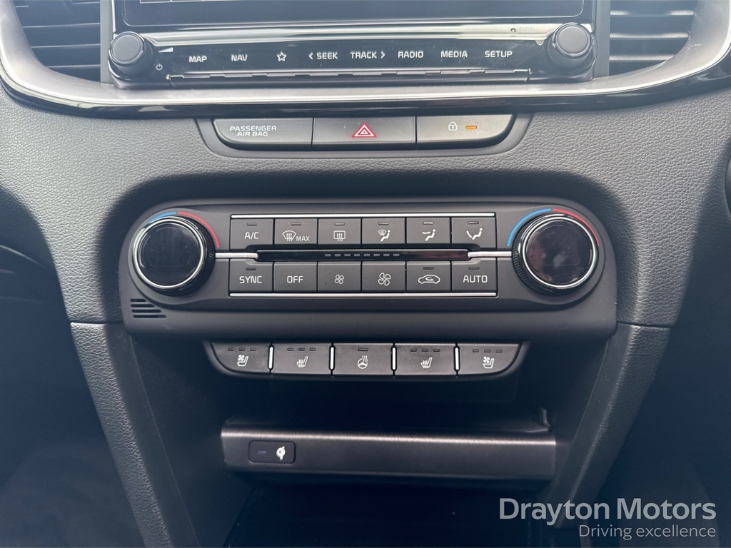 Kia Xceed 1.6 Gdi 8.9Kwh 3 Suv Plug-in Hybrid Dct Black #22