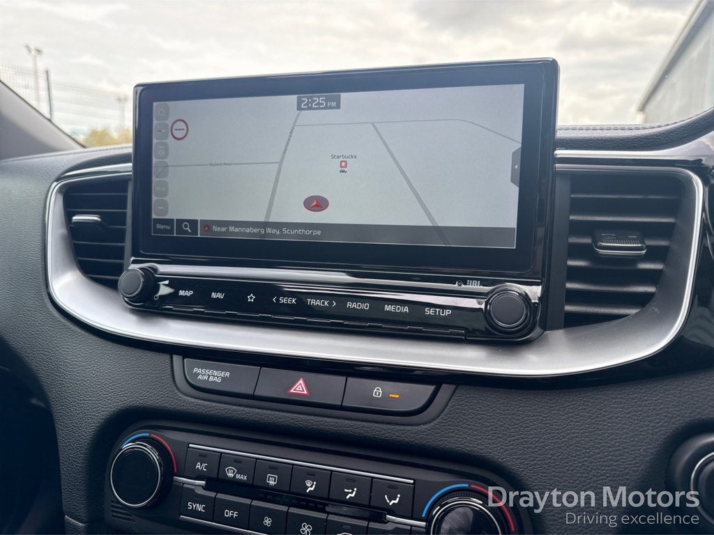 Kia Xceed 1.6 Gdi 8.9Kwh 3 Suv Plug-in Hybrid Dct Black #18