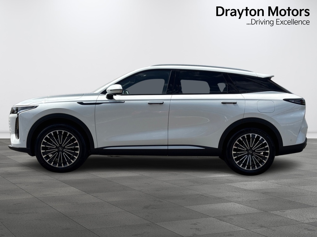Omoda 9 1.5T Shs 34.46Kwh Noble Suv Plug-in Hyb White #5