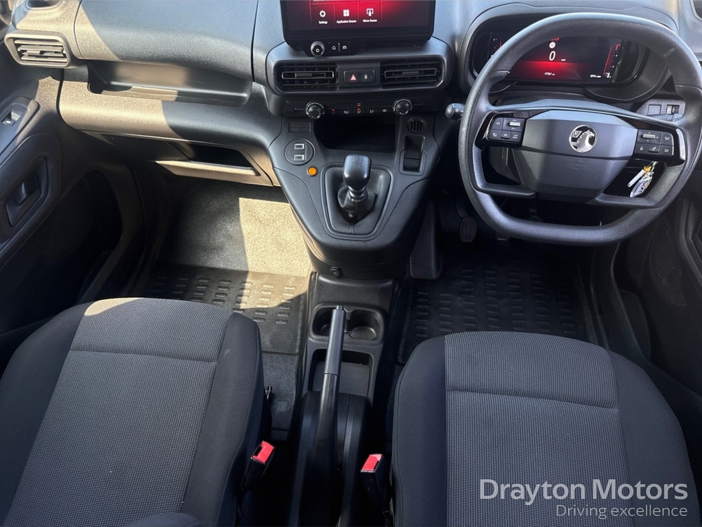 Vauxhall Combo 1.5 Turbo D 2300 Prime Panel Van DY24OUJ White #2