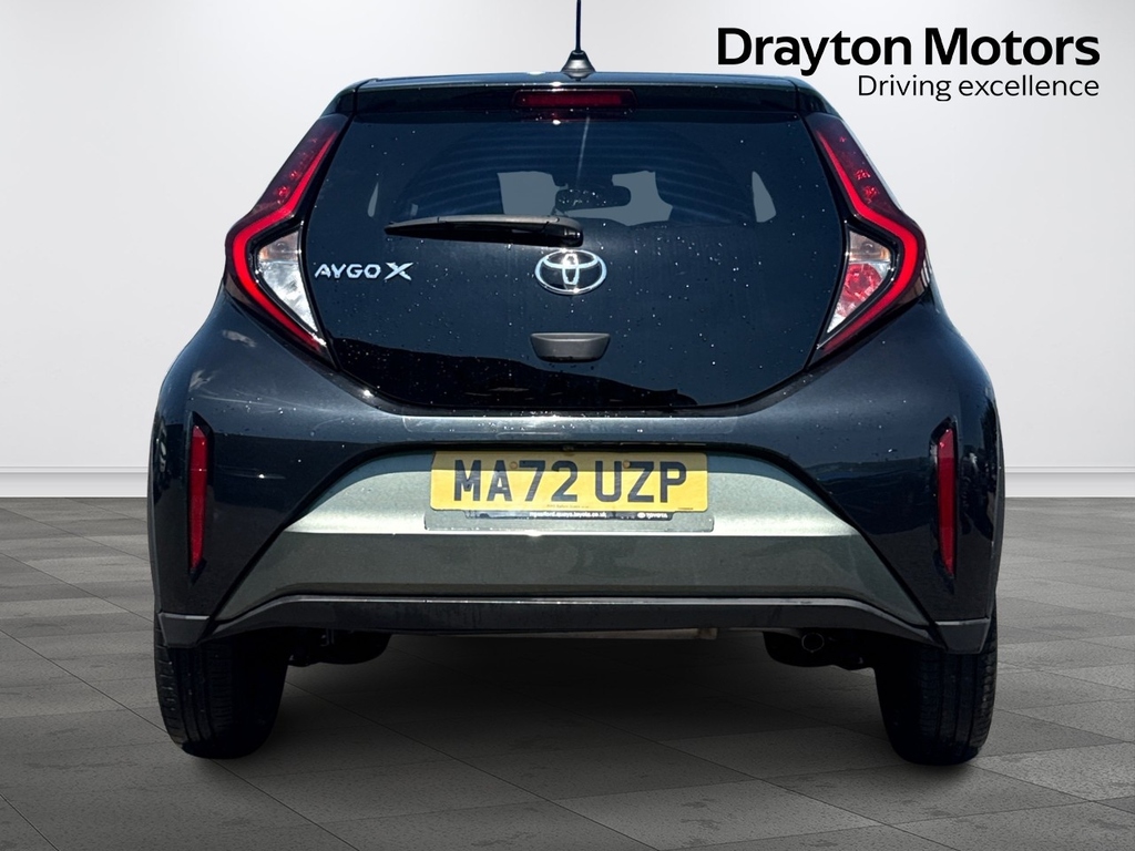 Toyota Aygo X 1.0 Vvt-i Edge Hatchback X-shift Euro 6 MA72UZP Green #4