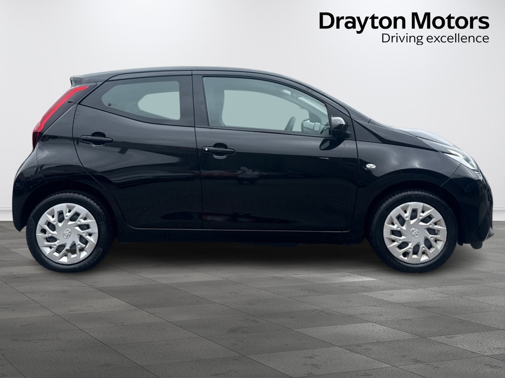 Toyota Aygo 1.0 Vvt-i X-play Hatchback Euro FG71HBX Black #5