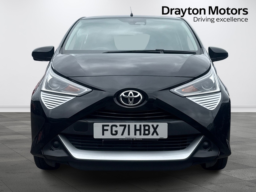 Toyota Aygo 1.0 Vvt-i X-play Hatchback Euro FG71HBX Black #2
