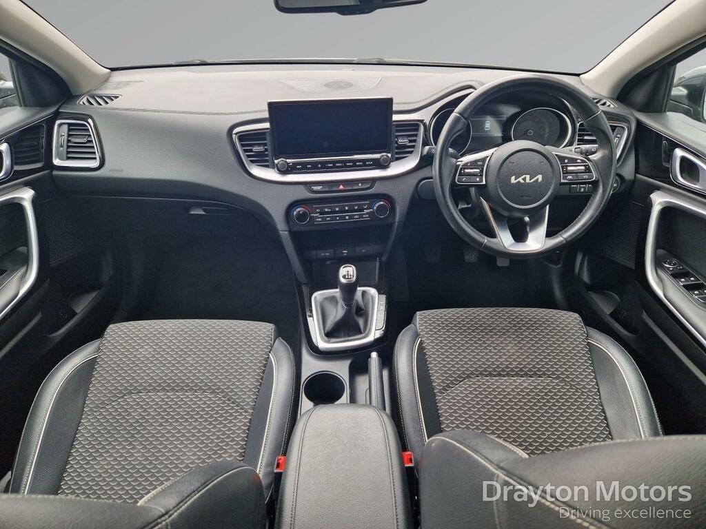Kia Ceed 1.5 T-gdi 3 Hatchback Euro 6 S Grey #2