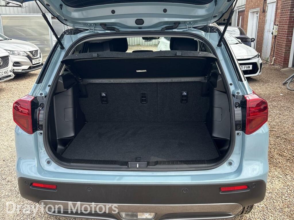 Suzuki Vitara 61Kwh Motion Suv 174 Ps Black #40