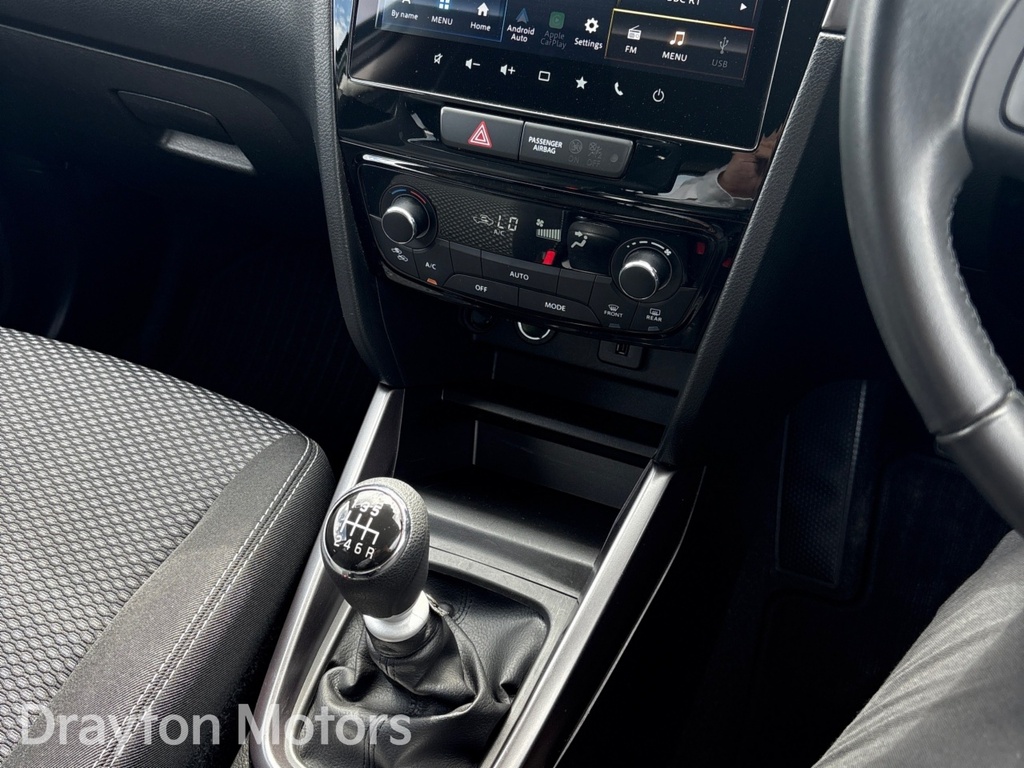 Suzuki Vitara 61Kwh Motion Suv 174 Ps Black #23