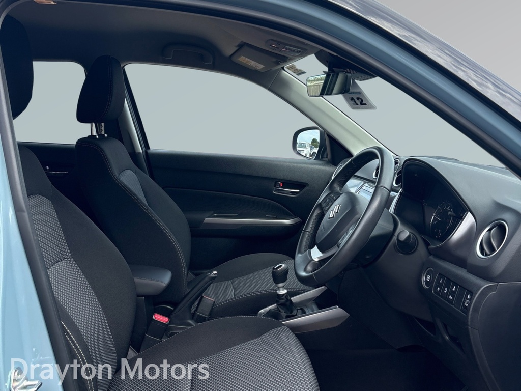 Suzuki Vitara 61Kwh Motion Suv 174 Ps Black #12