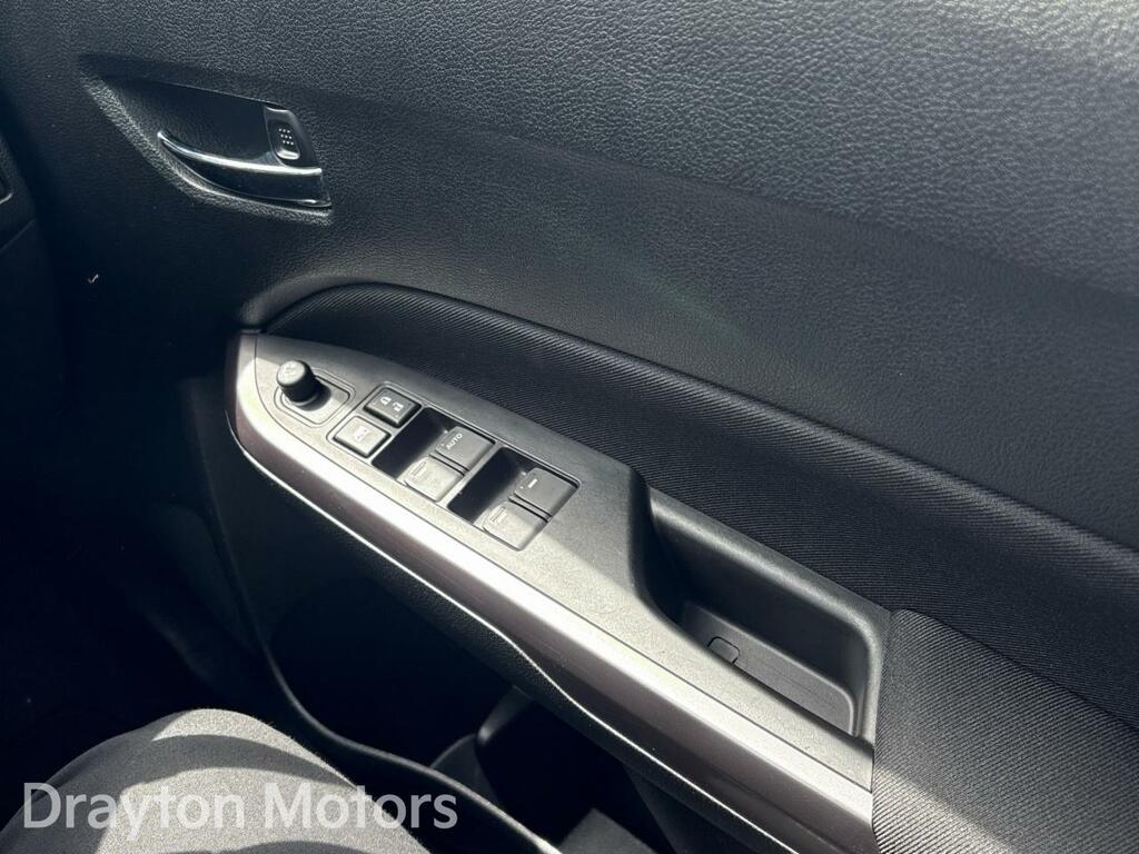 Suzuki Vitara 61Kwh Motion Suv 174 Ps Black #26