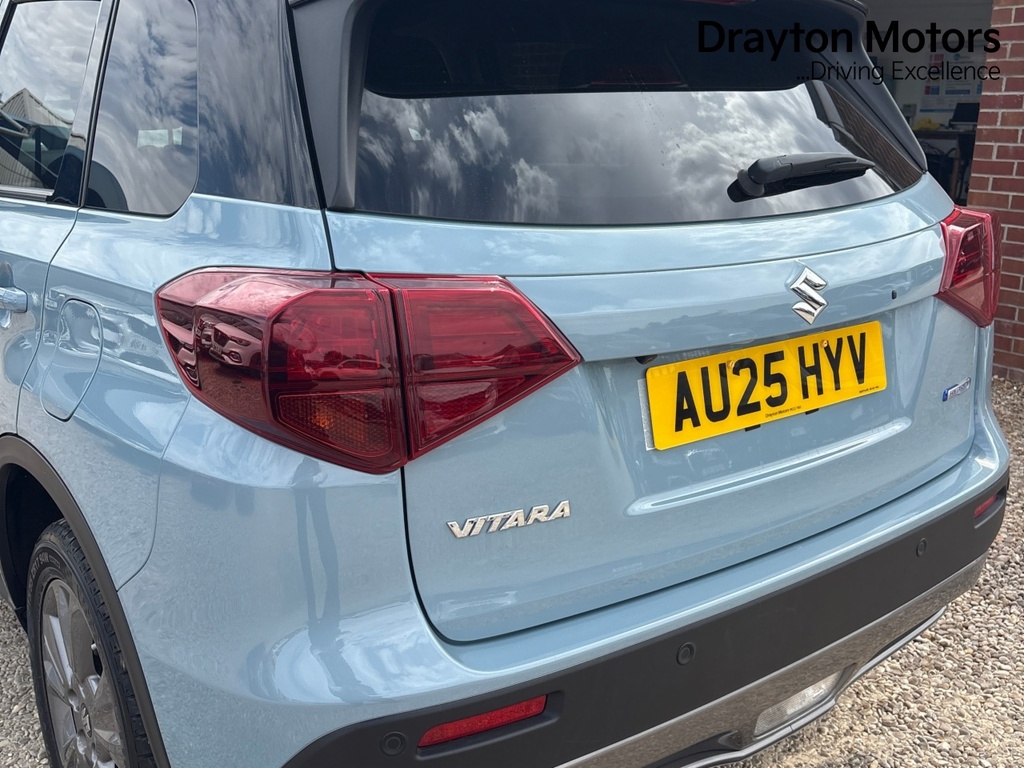 Suzuki Vitara 61Kwh Motion Suv 174 Ps Black #39