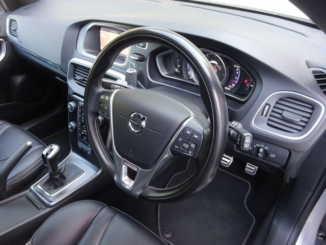 Volvo V40 D2 R-design Blue #25