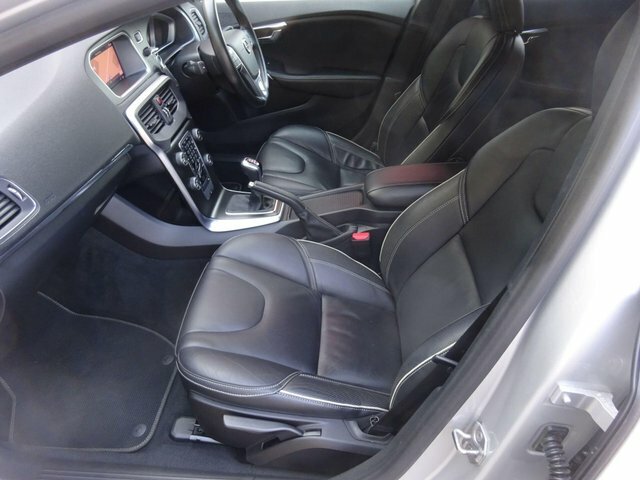 Volvo V40 D2 R-design Blue #17