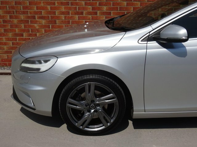Volvo V40 D2 R-design Blue #10