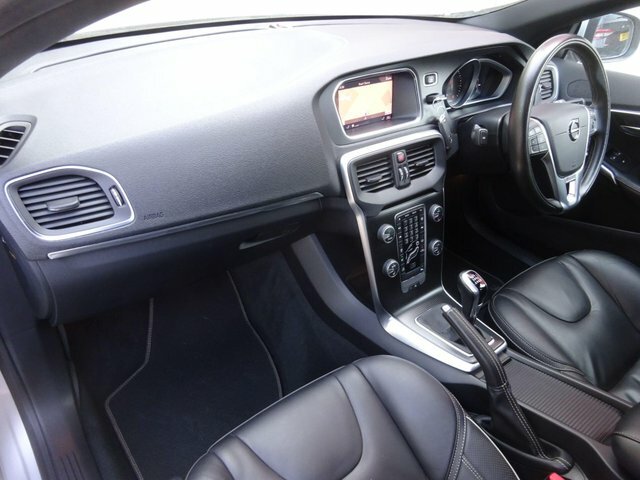 Volvo V40 D2 R-design Blue #16