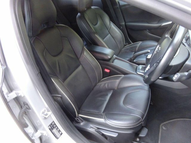 Volvo V40 D2 R-design Blue #14