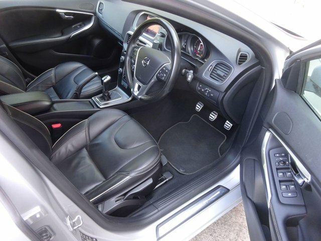 Volvo V40 D2 R-design Blue #13
