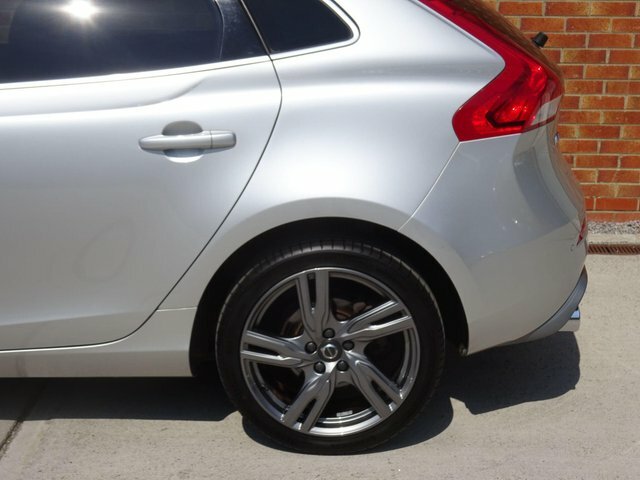 Volvo V40 D2 R-design Blue #12