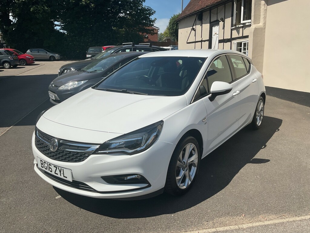 Vauxhall Astra 1.4 I Sri 201616 White