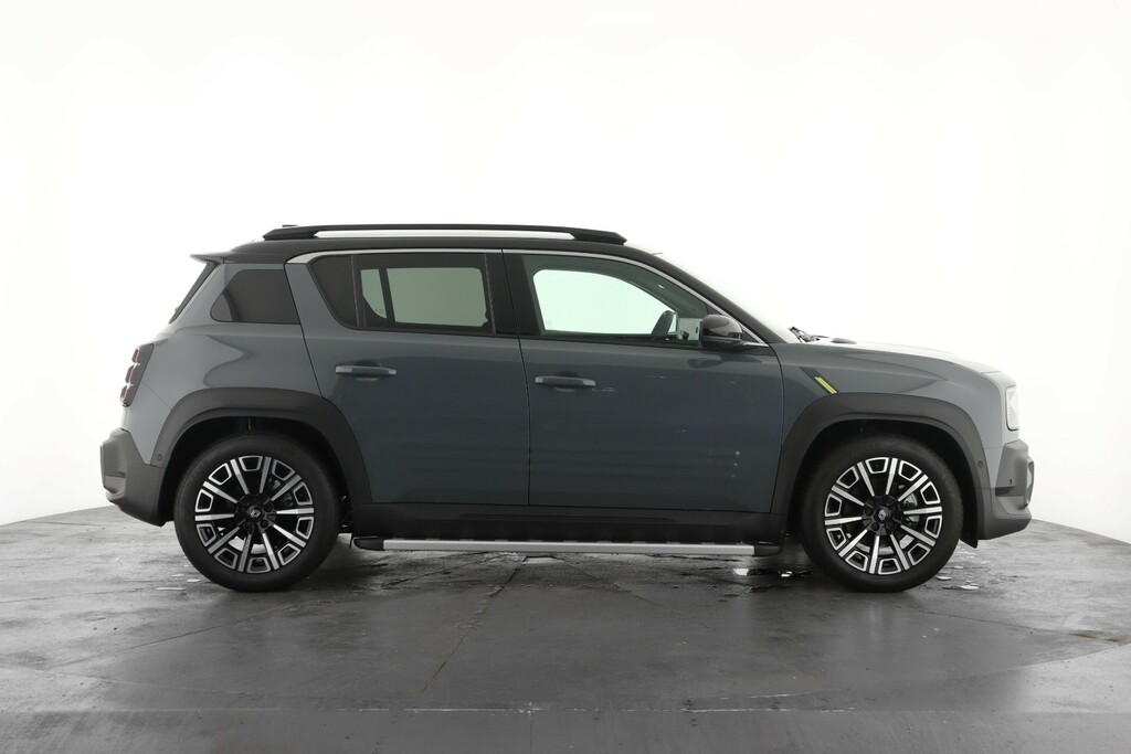 Renault 4 E-Tech 110Kw Iconic 52Kwh Comfort Range LD26TFF Black #4