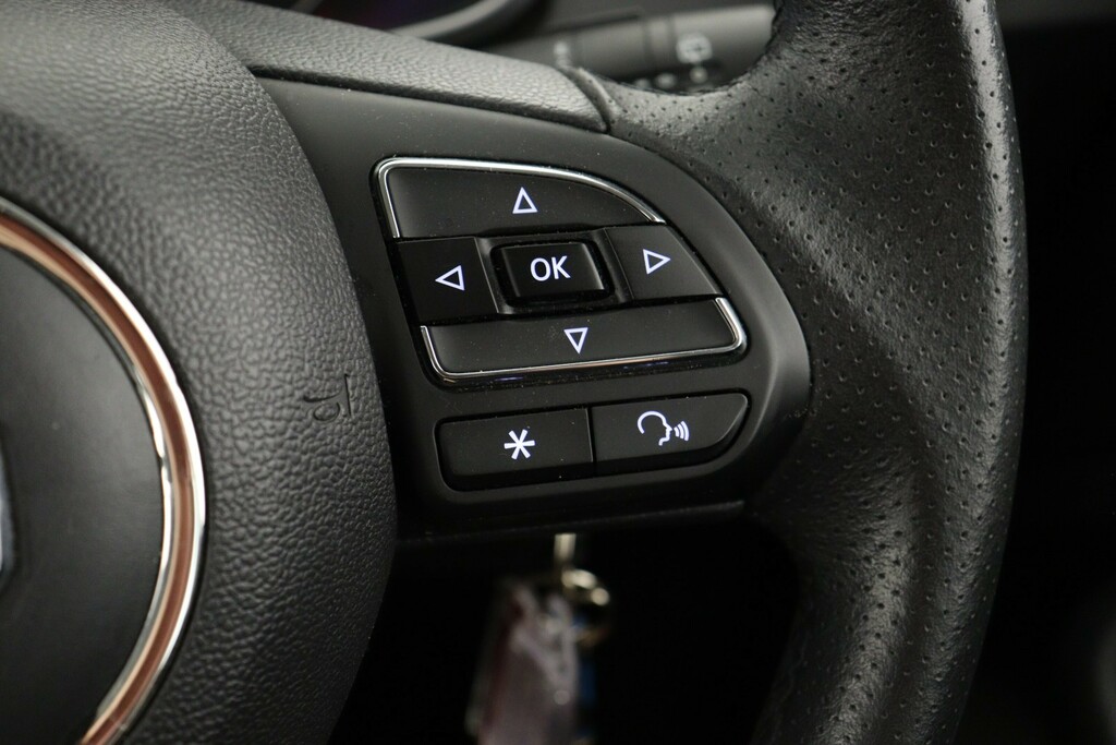MG ZS Zs Exclusive White #22