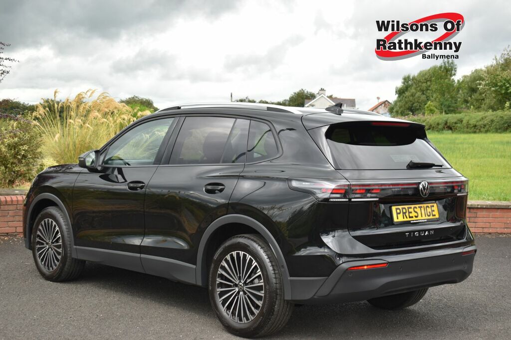 Volkswagen Tiguan Suv LB25YEF Black #4