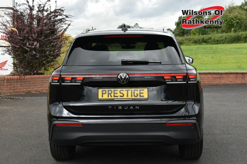 Volkswagen Tiguan Suv LB25YEF Black #3