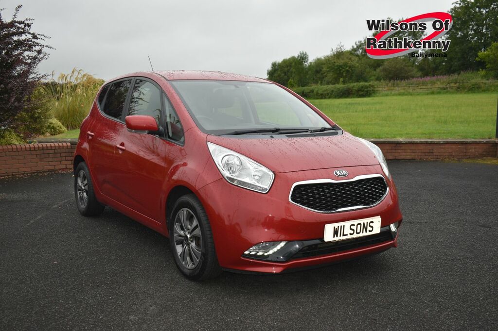 Kia Venga Hatchback Red #6