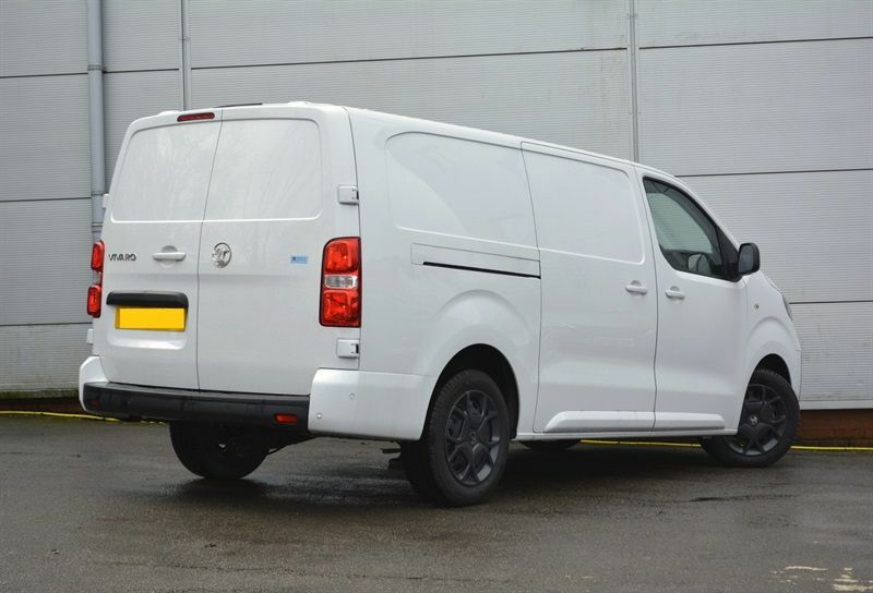 Vauxhall Vivaro Mpv White #2