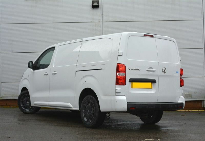 Vauxhall Vivaro Mpv White #3