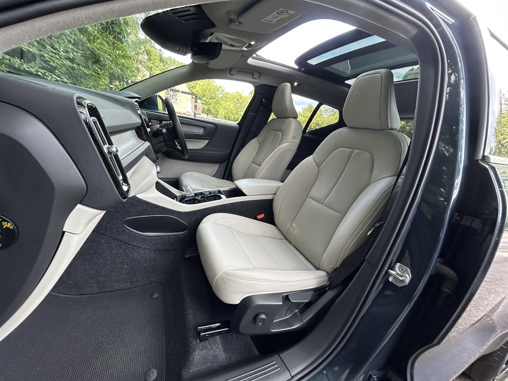 Volvo XC40 T4 Fwd R-design Pro Rear Park Assist Silver #31