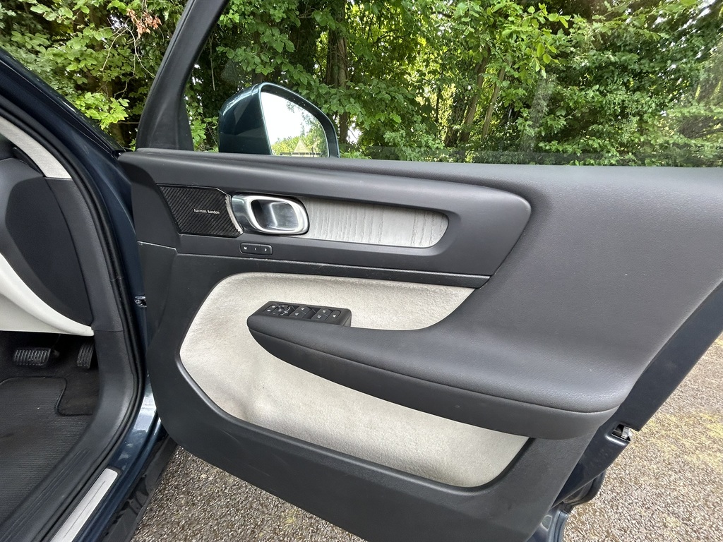 Volvo XC40 T4 Fwd R-design Pro Rear Park Assist Silver #20