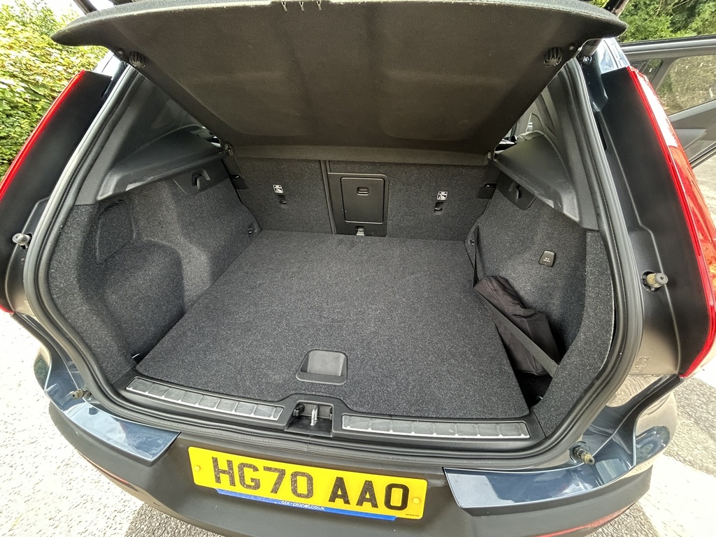 Volvo XC40 T4 Fwd R-design Pro Rear Park Assist Silver #19