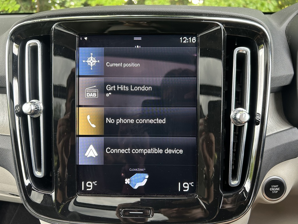Volvo XC40 T4 Fwd R-design Pro Rear Park Assist Silver #36