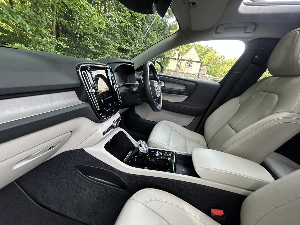 Volvo XC40 T4 Fwd R-design Pro Rear Park Assist Silver #32