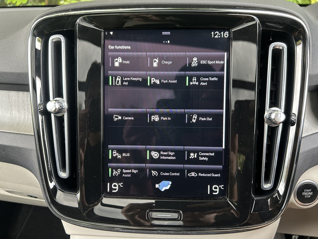 Volvo XC40 T4 Fwd R-design Pro Rear Park Assist Silver #41
