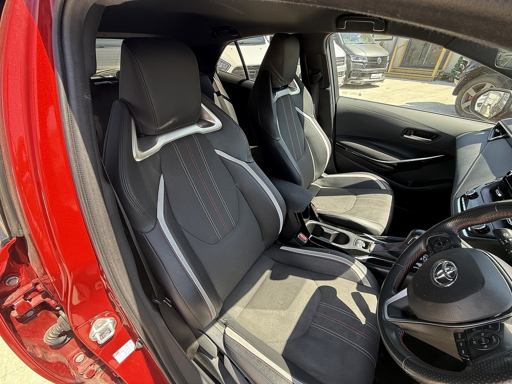Toyota Corolla Vvt-h Gr Sport Red #5