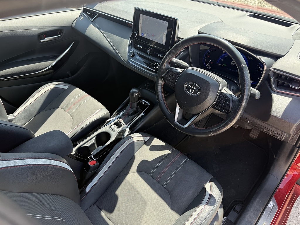 Toyota Corolla Vvt-h Gr Sport Red #4