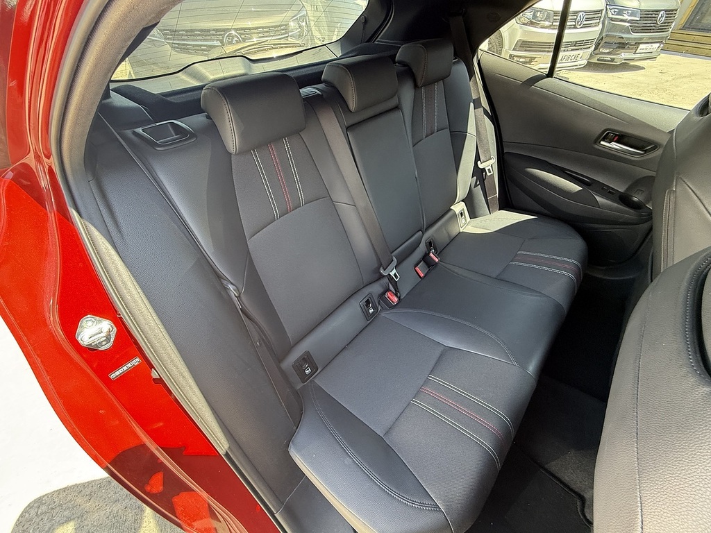 Toyota Corolla Vvt-h Gr Sport Red #6